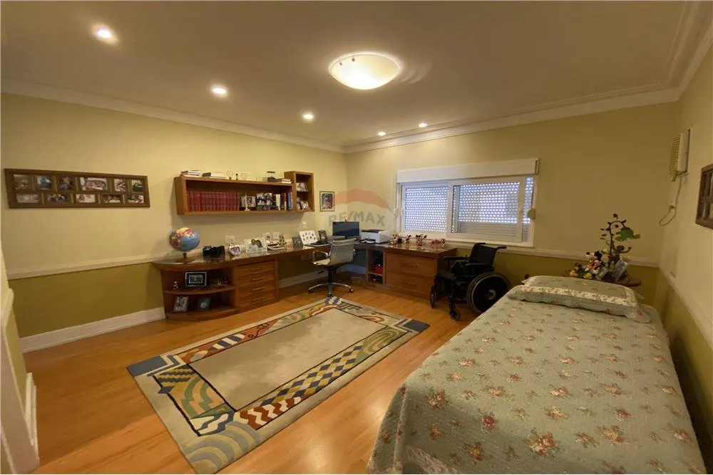Furnished house with 4 bedrooms and 508 m² — photo 27