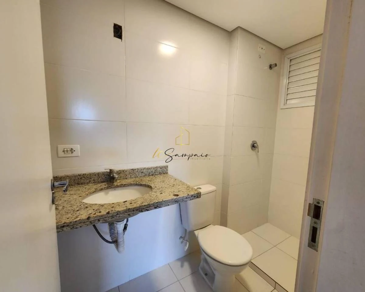 2-bedroom apartment with a glass-enclosed balcony — photo 8