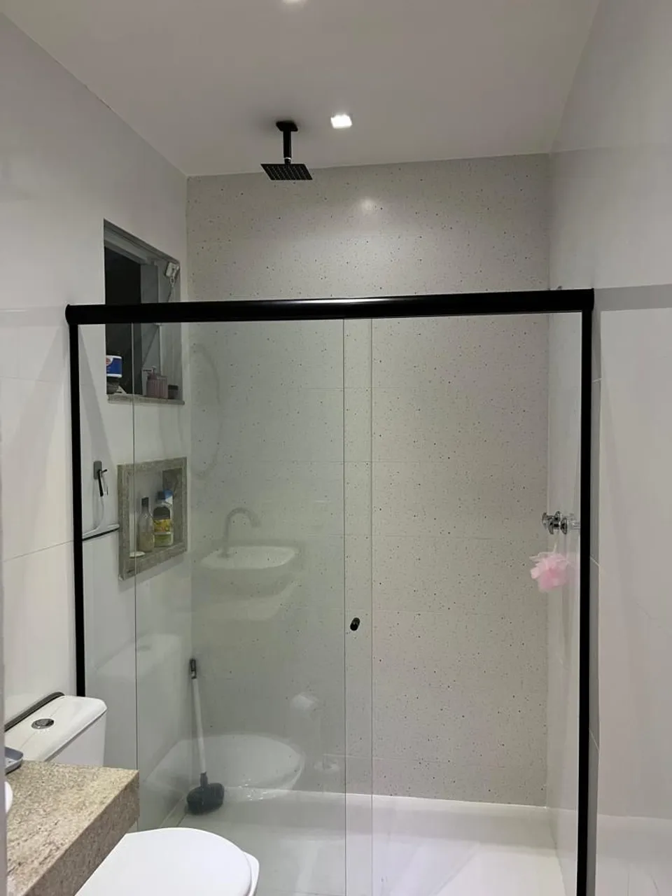 4 quartos e janelas do piso ao teto: casa de 428 m² — photo 16
