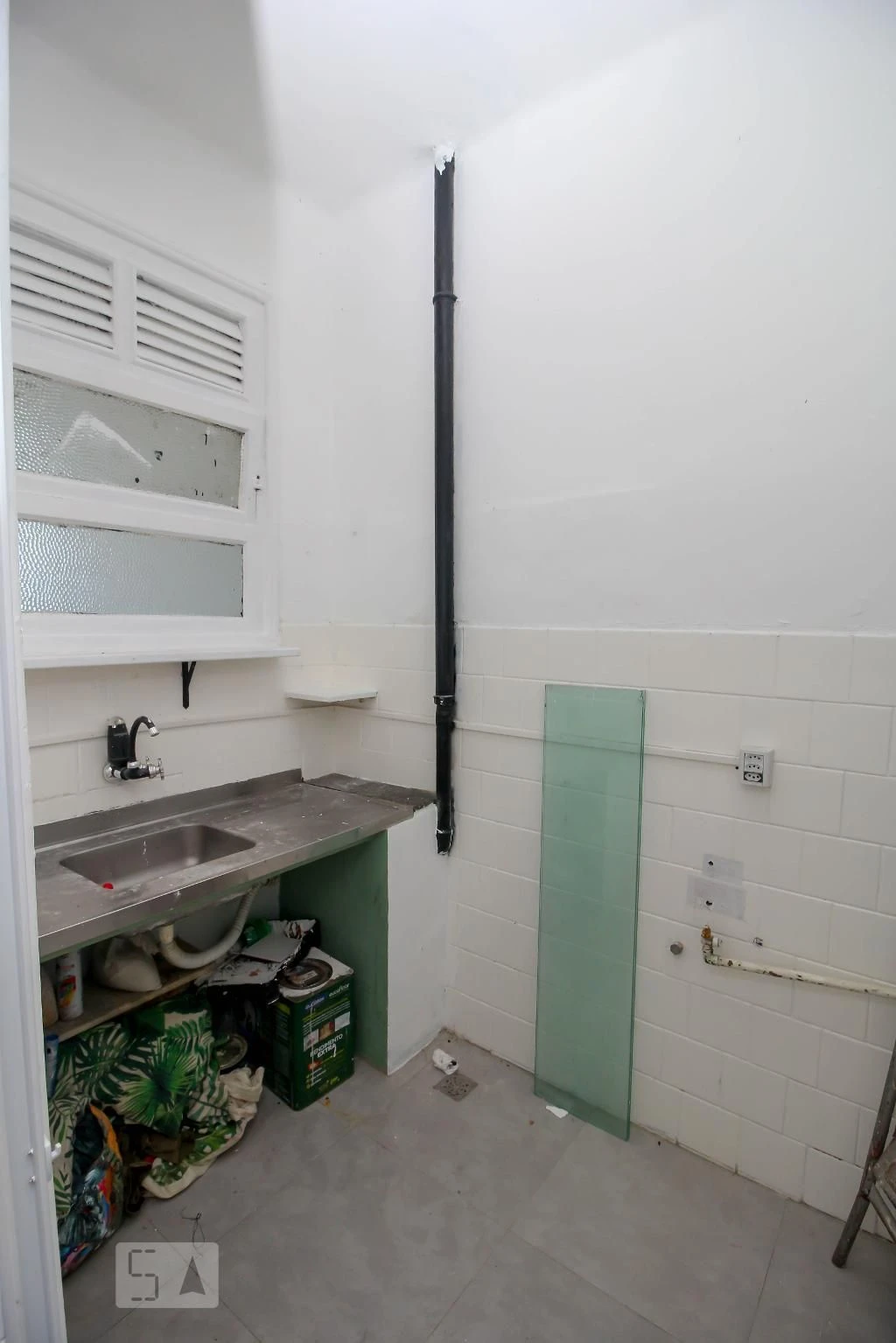 Unfurnished studio with 1 bedroom and a balcony — photo 12