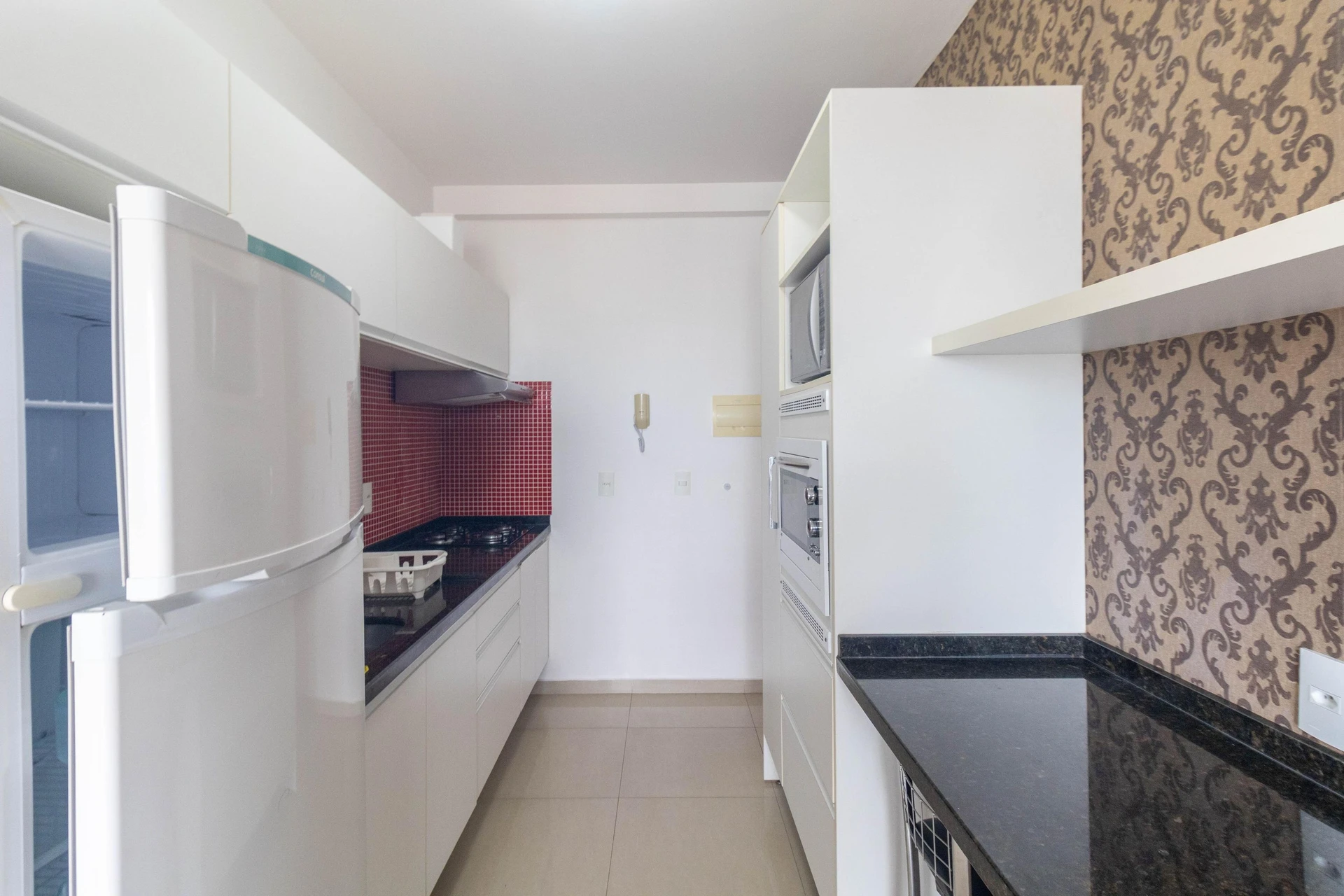 2-bedroom apartment in a building with an indoor pool — photo 2