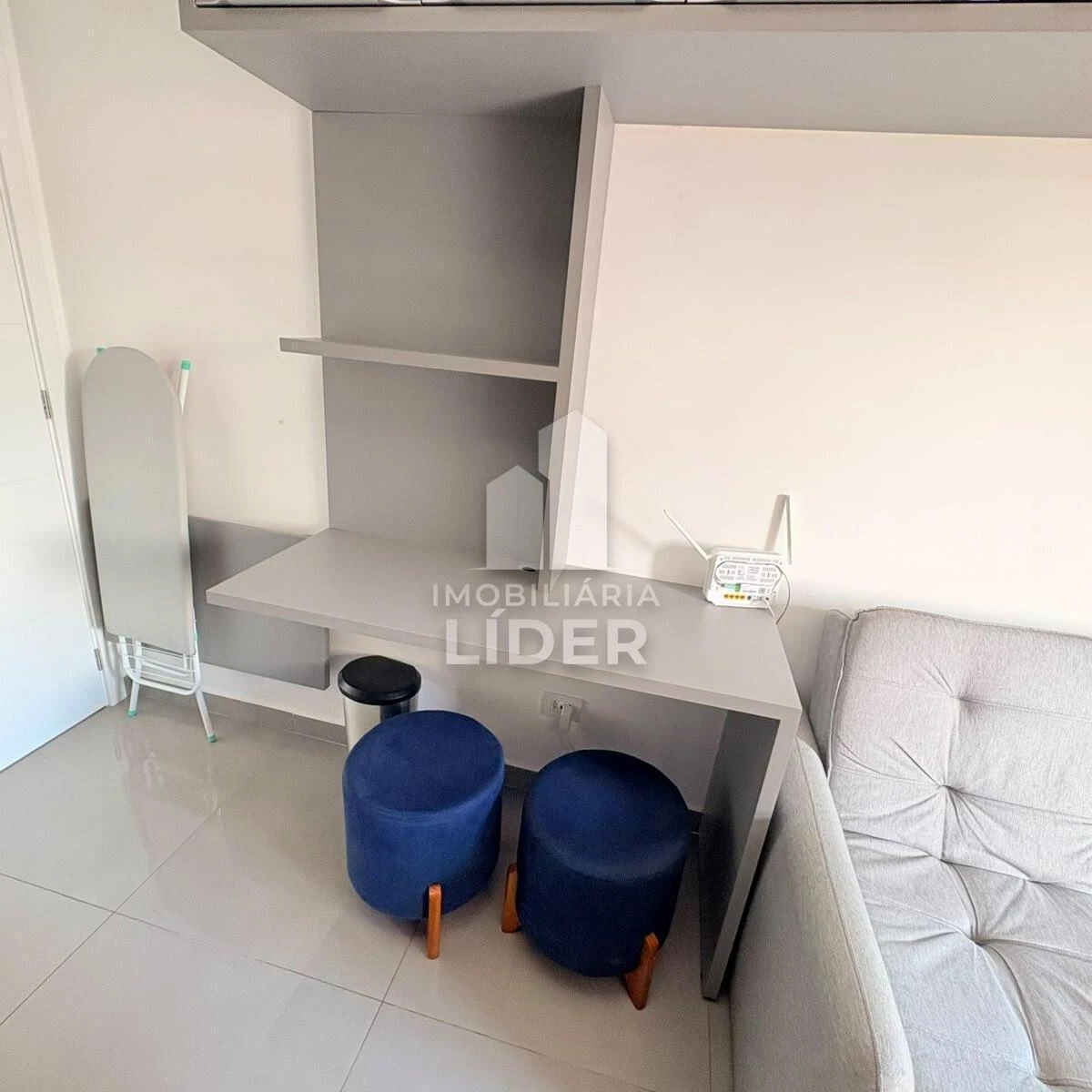 One-bedroom apartment in a building with a coworking space — photo 25