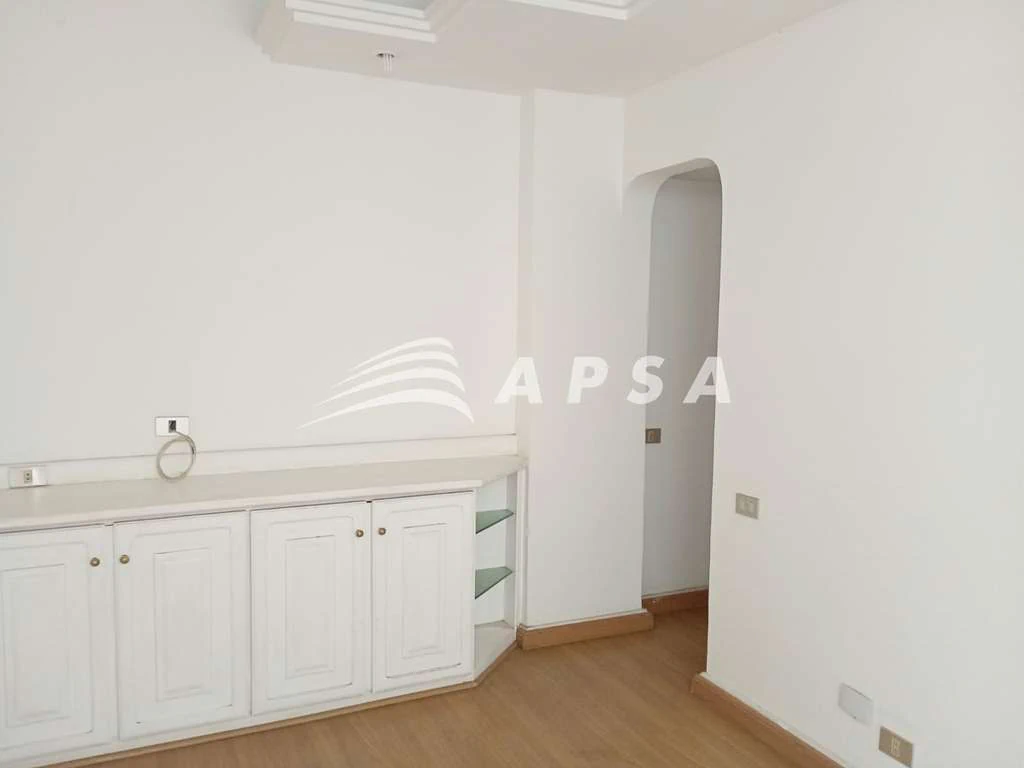 150 m² apartment with a separate closed kitchen — photo 10