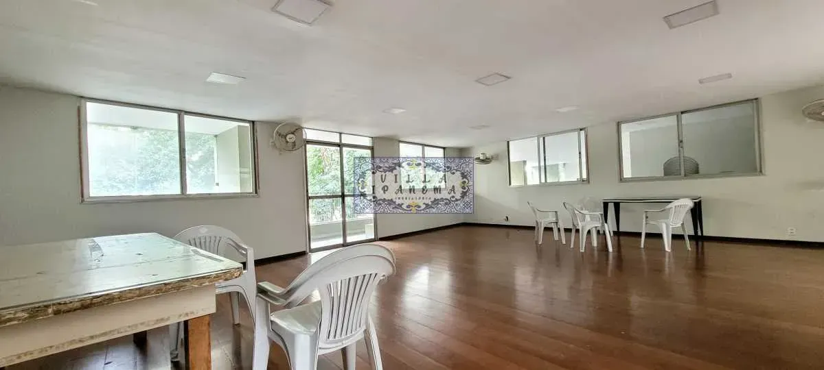 129 m² apartment with 3 bedrooms and a balcony — photo 33