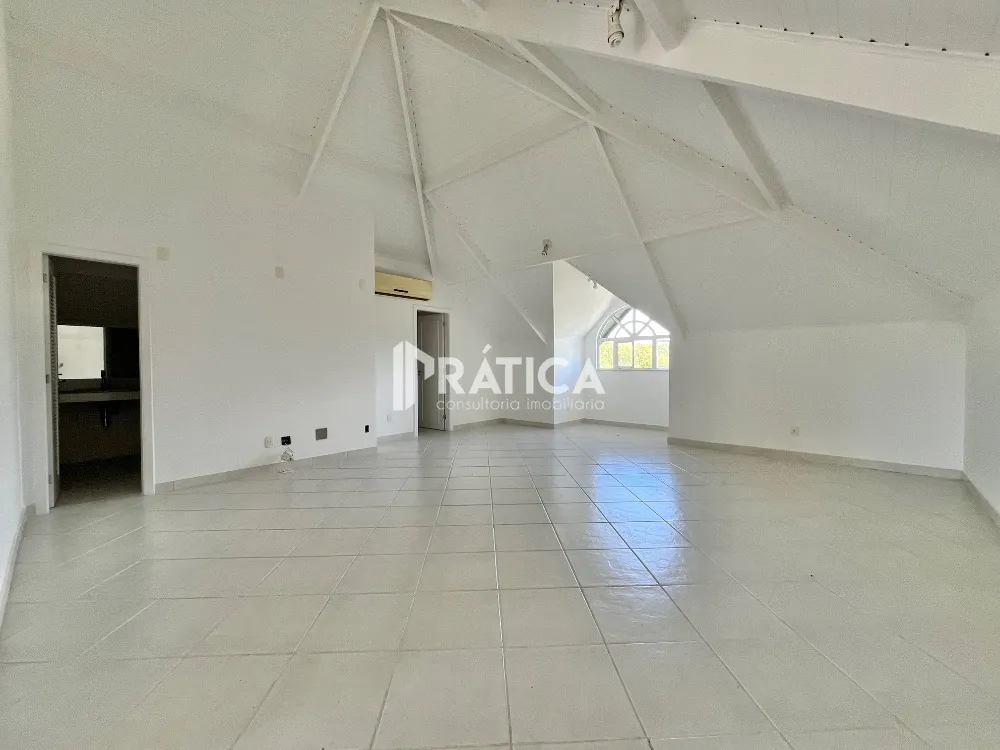 House with 5 bedrooms and a 24-hour concierge — photo 30