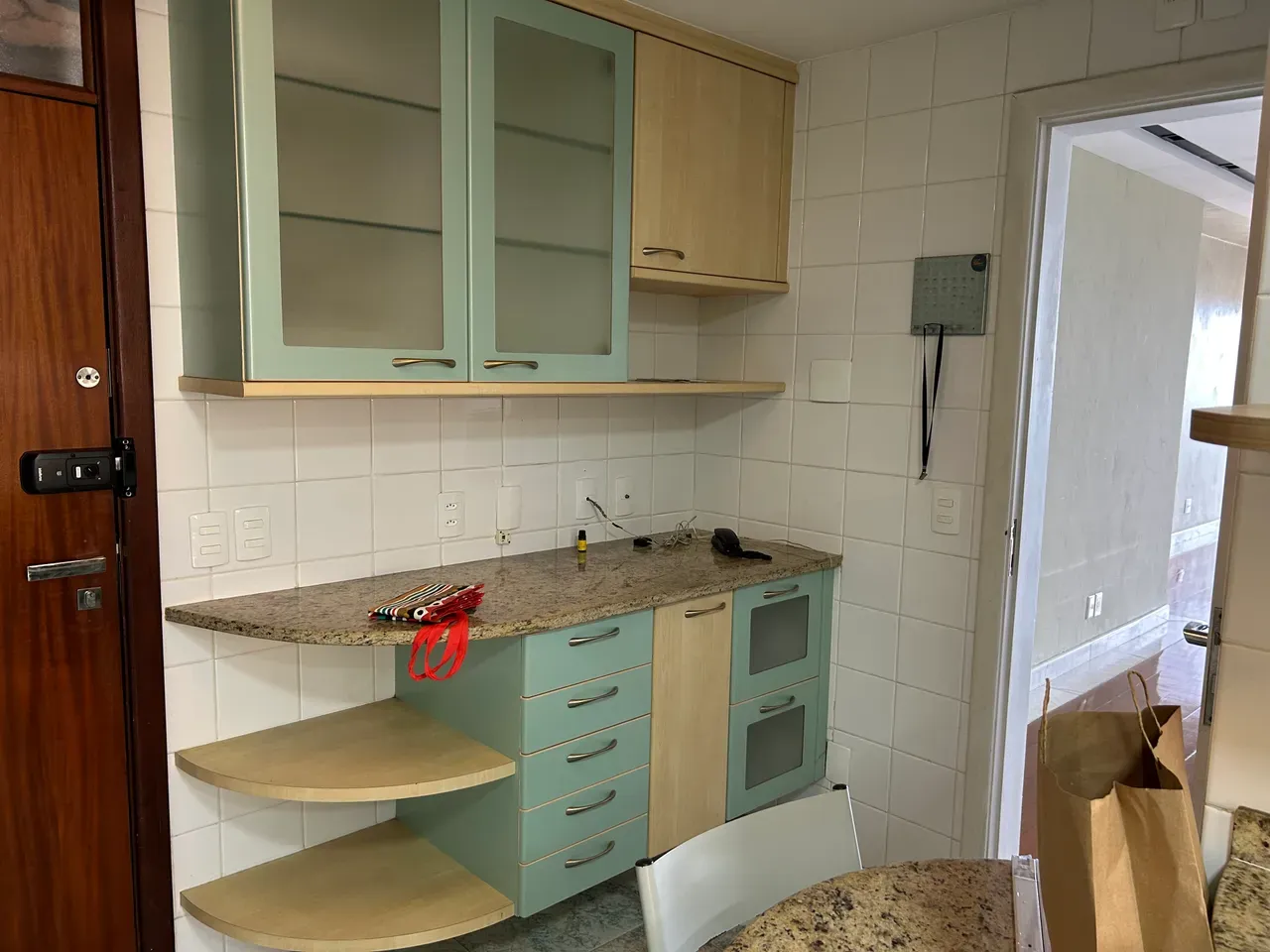 4-bedroom apartment with a water view — photo 2