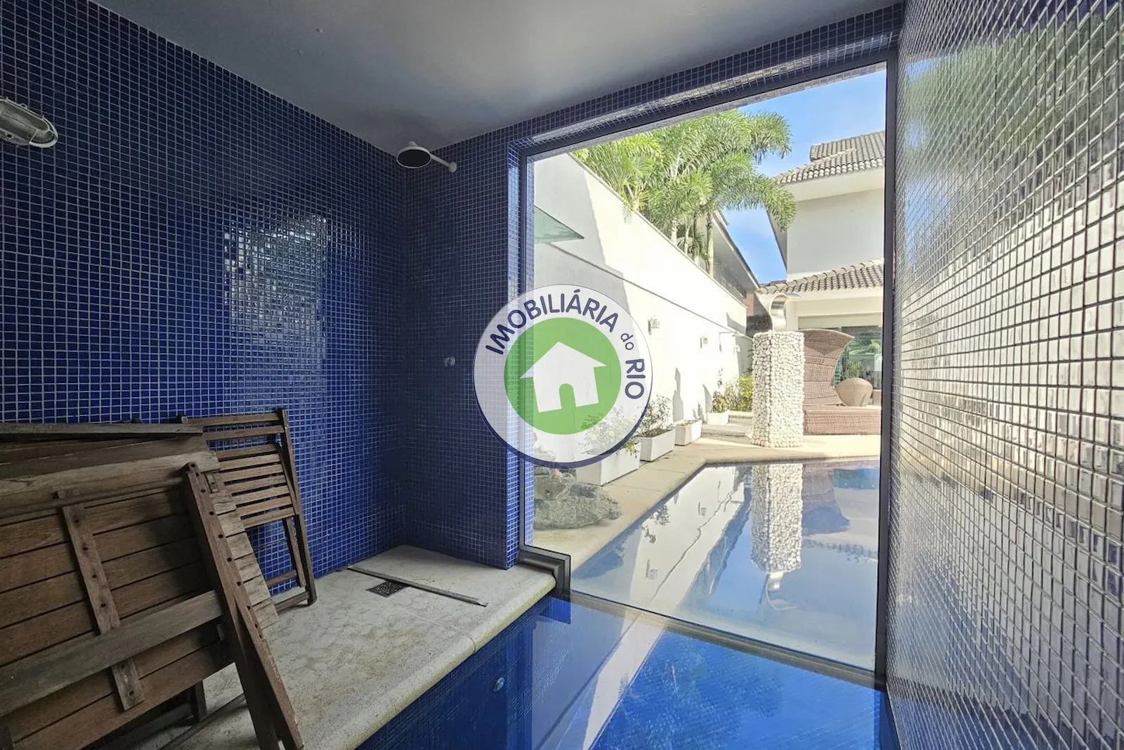 Casa com 5 quartos e 5 banheiros, cozinha fechada — photo 13