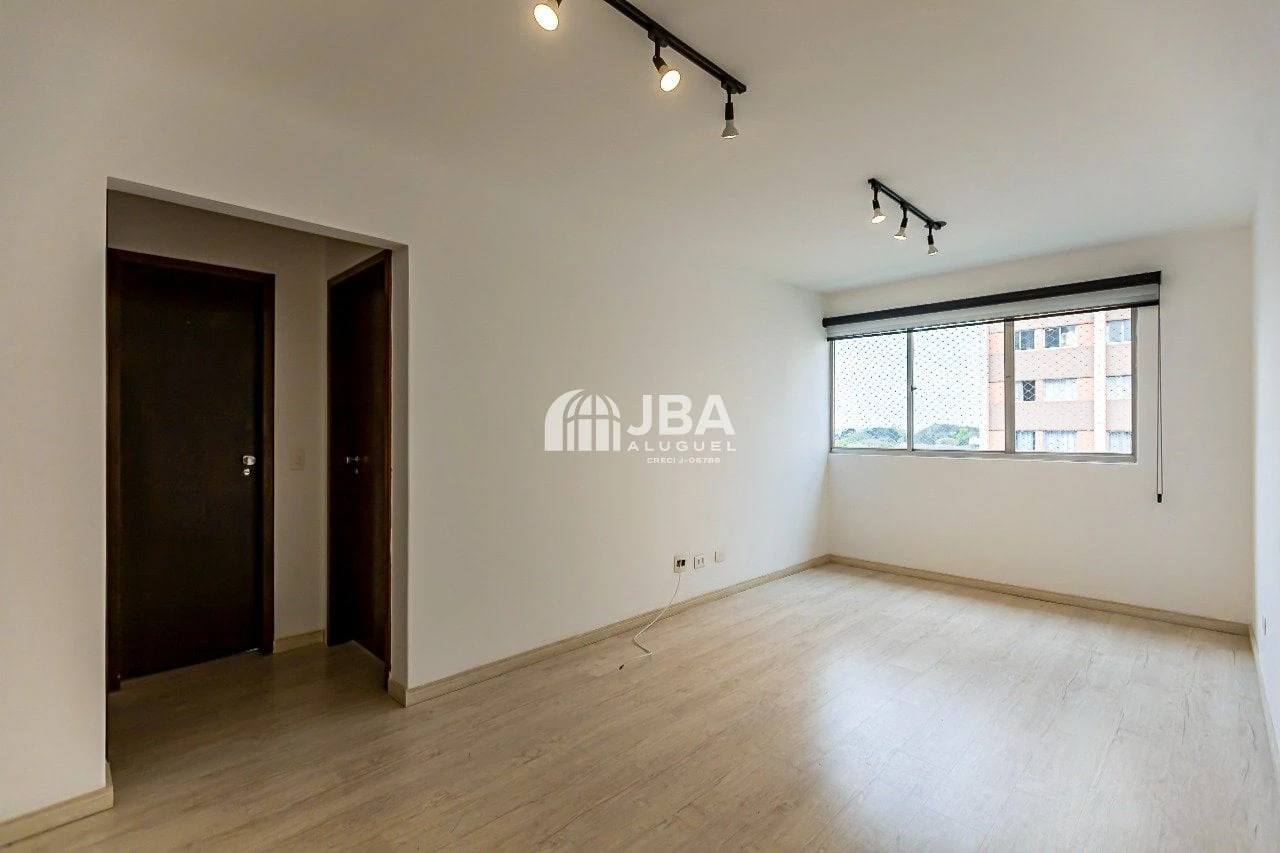 Apartment, 74 m², with wood or laminate floors — photo 9