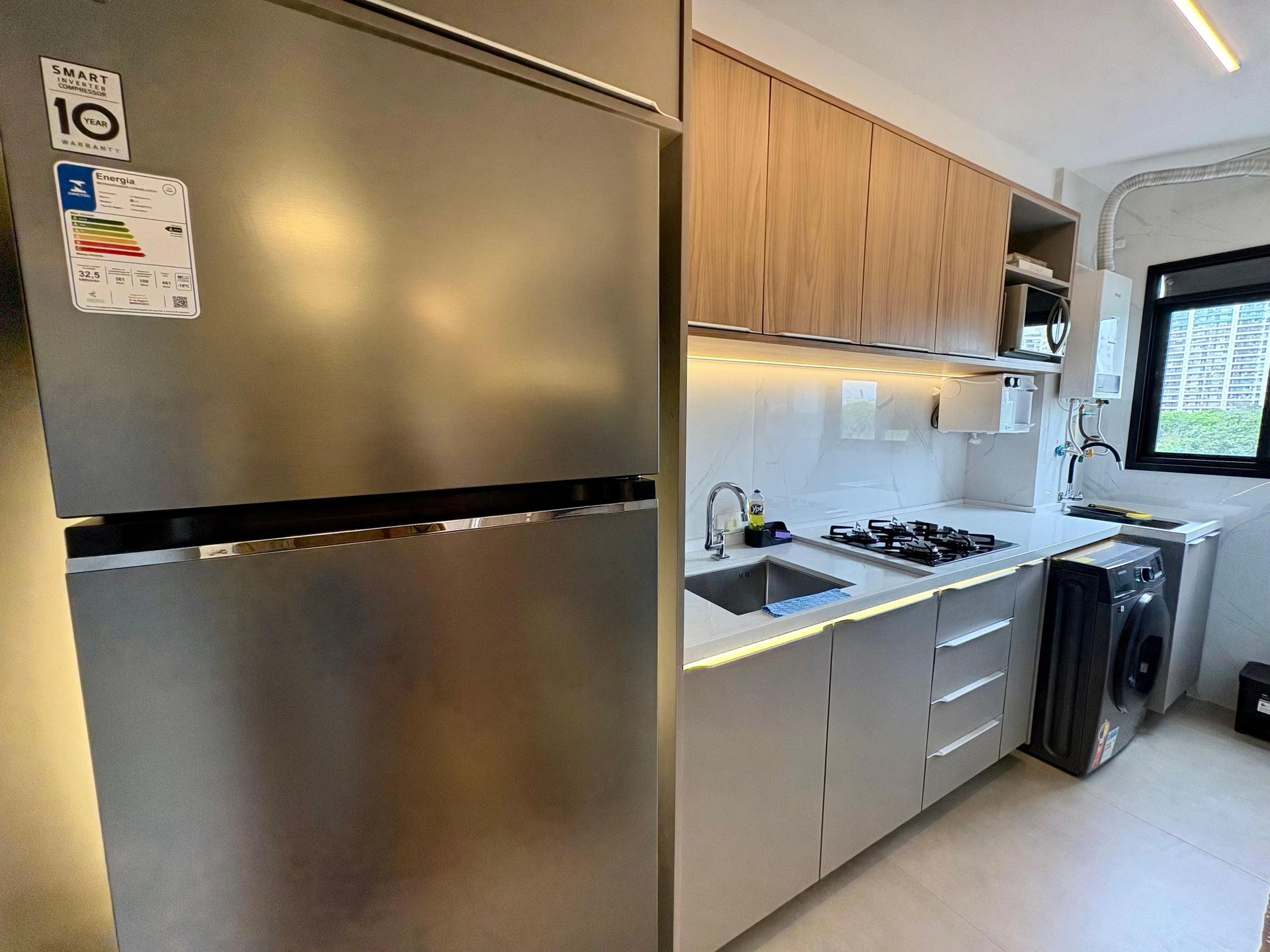 2-bedroom apartment with a washing machine