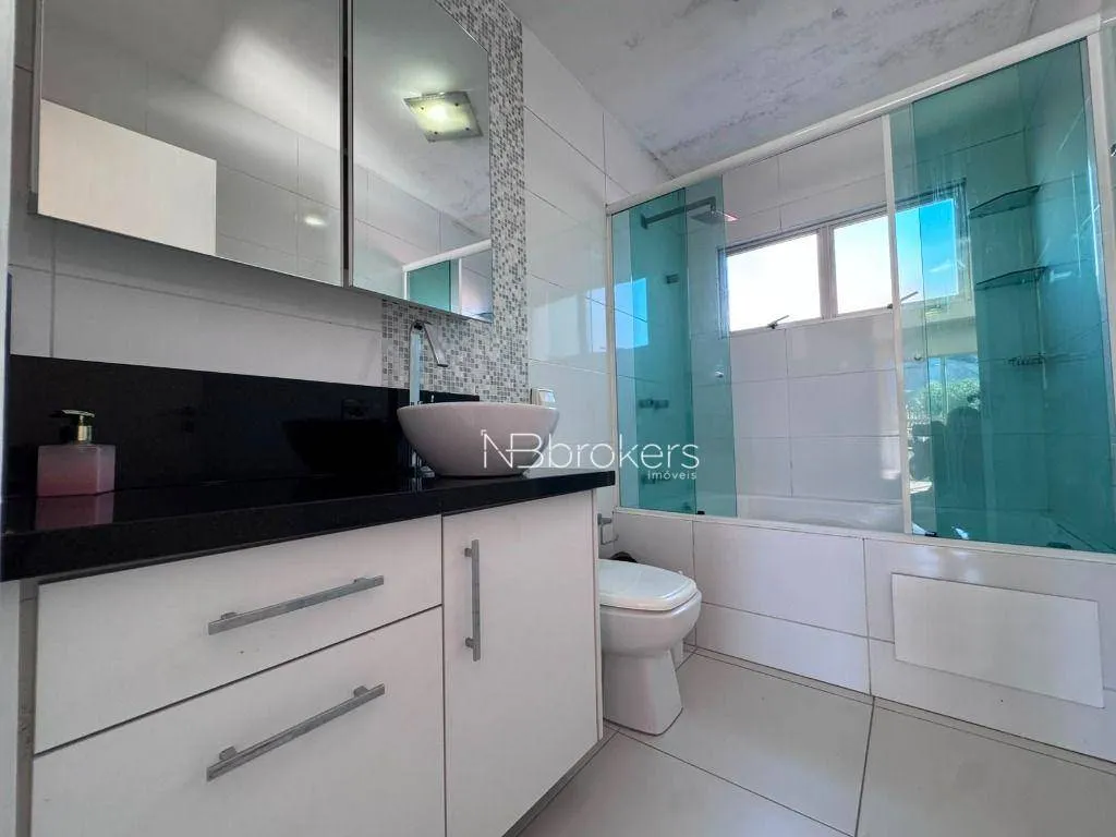 Furnished house, 180 m², with a bathtub — photo 45