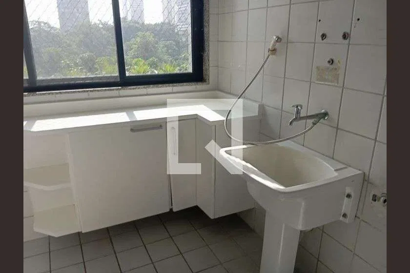 250 m² apartment with 4 bedrooms and 3 parking spots — photo 29