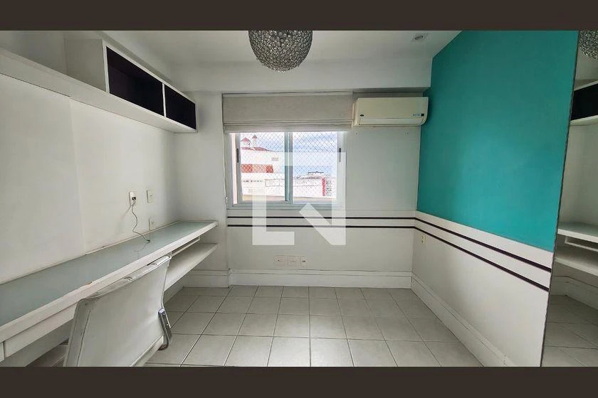 2-bedroom apartment in a building with a gym — photo 18