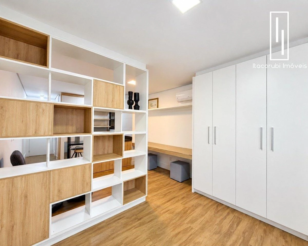 Floor-to-ceiling windows in a one-bedroom apartment, 32 m² — photo 6