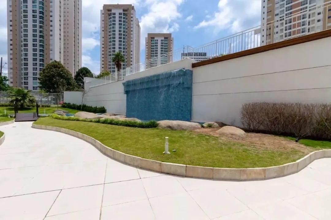 Apartamento de 2 dormitorios con balcón cerrado en vidrio — photo 32