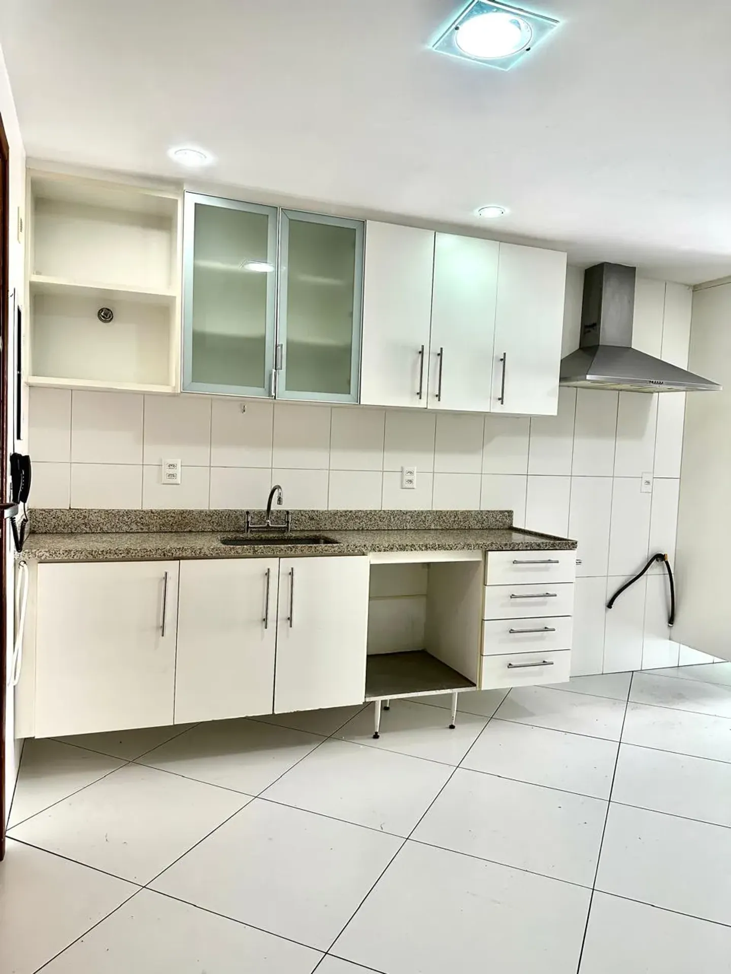 4 quartos e varanda envidraçada: apartamento de 265 m² — photo 4