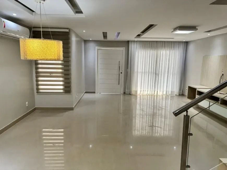 House, 350 m², with a grill on the balcony — photo 25