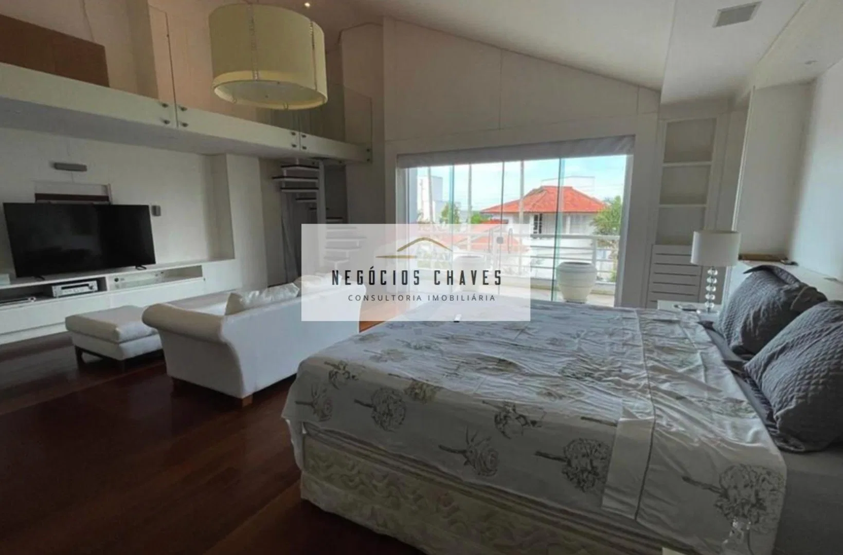 House with 7 bedrooms and a private-use pool — photo 12