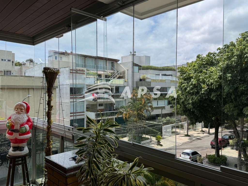 Furnished 208 m² apartment with 3 bedrooms and 2 parking spots — photo 24