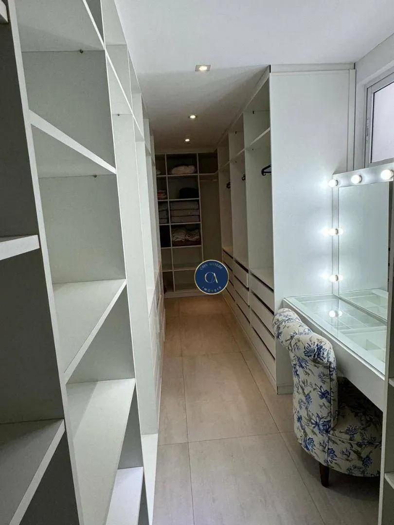 House with 6 bedrooms and 7 bathrooms, 484 m² — photo 14