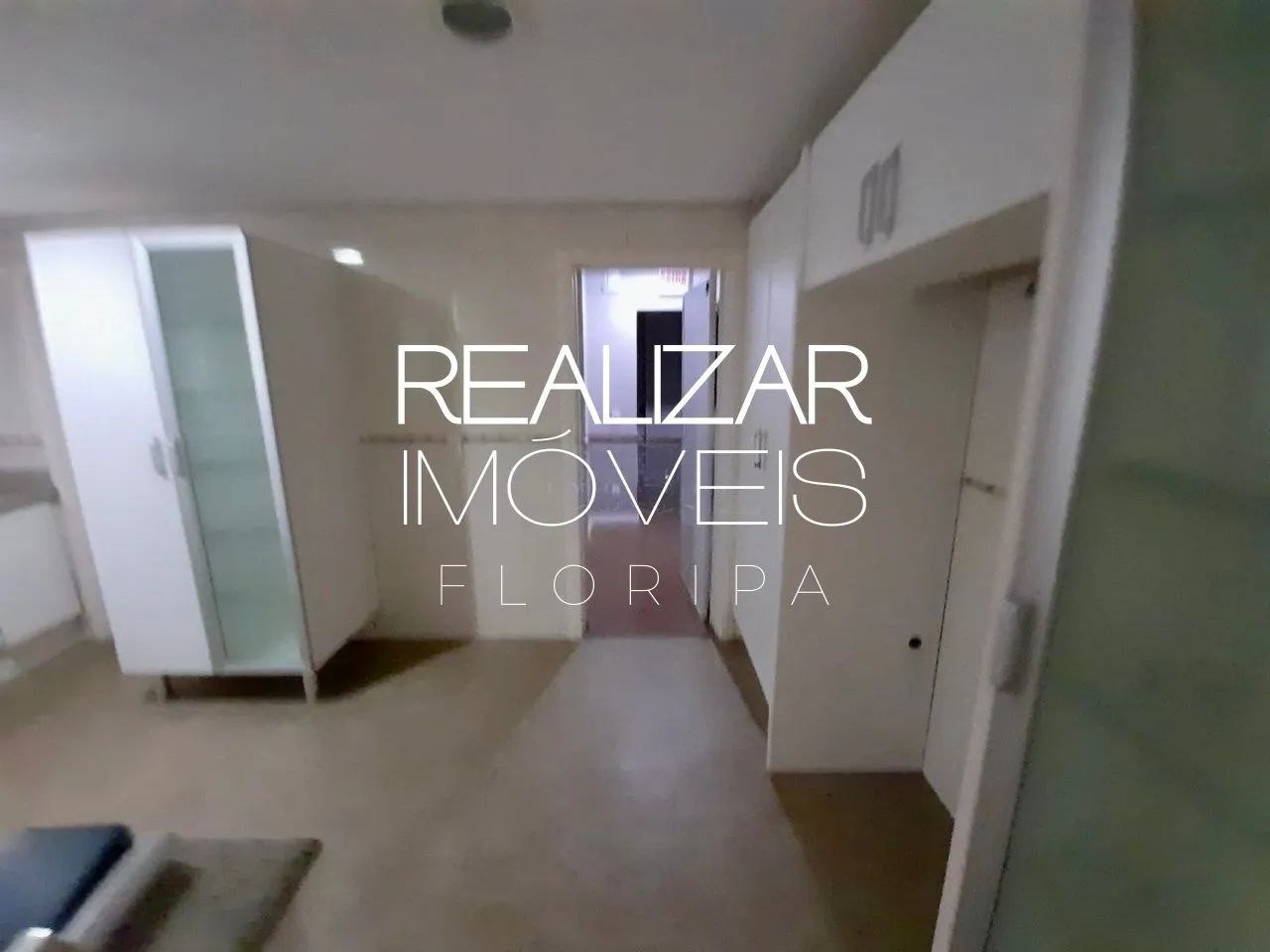 Apartment on the 2nd floor with a bathtub — photo 36