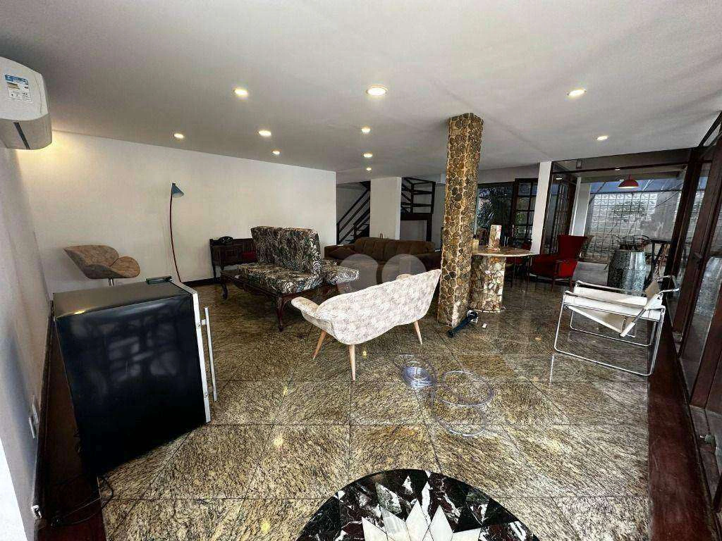 House with 3 bedrooms and 600 m², 4 parking spots — photo 20
