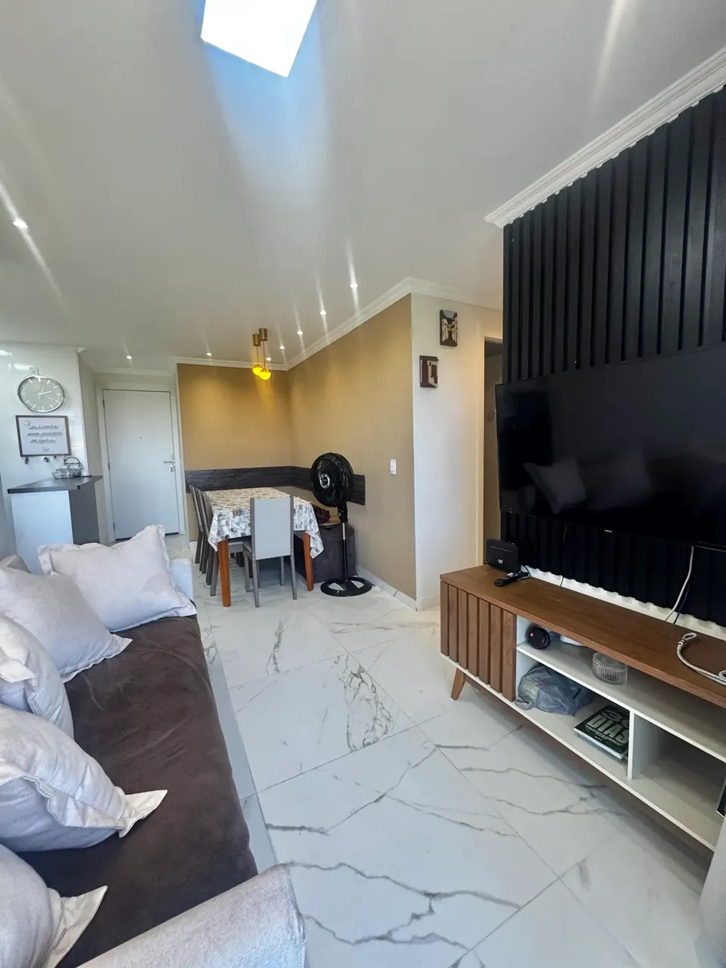 Furnished apartment with a balcony and 2 bedrooms — photo 8
