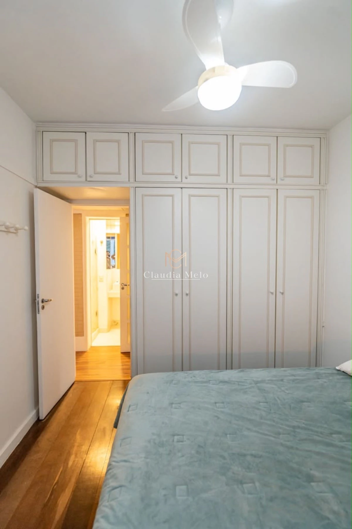 Furnished 4-bedroom apartment with gas stove kitchen — photo 20