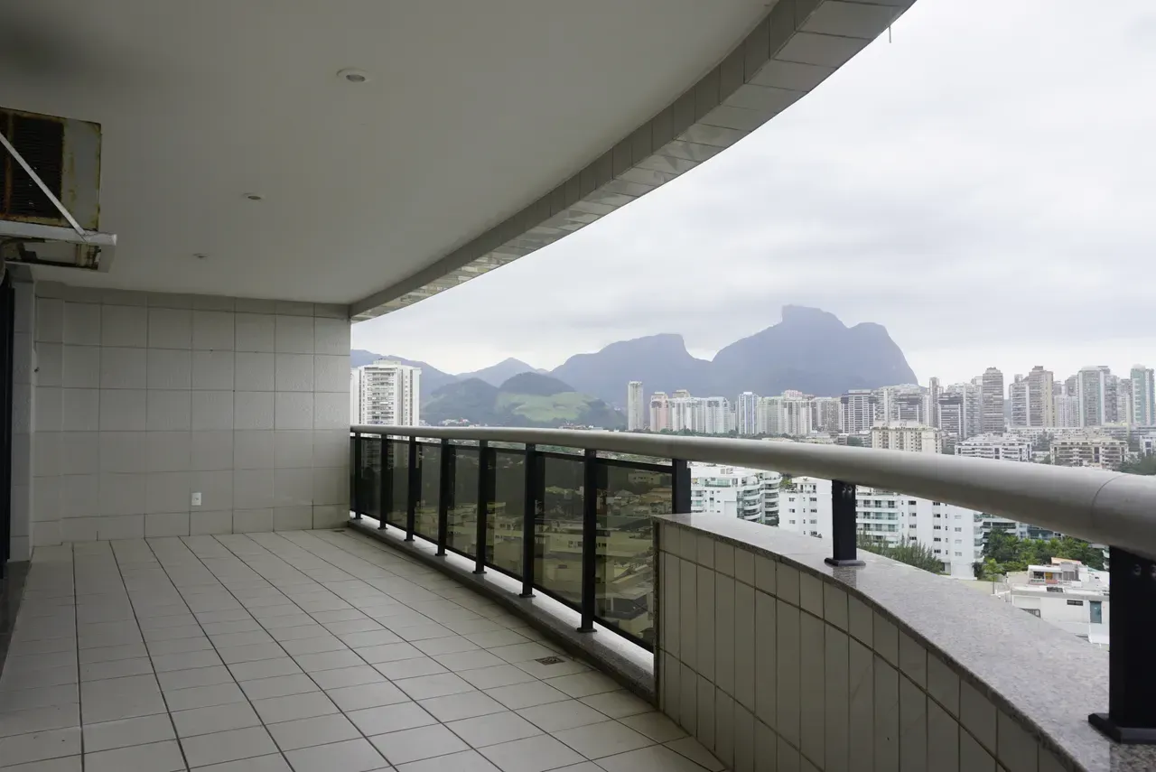 Unfurnished apartment with 4 bedrooms and 3 parking spots — photo 4