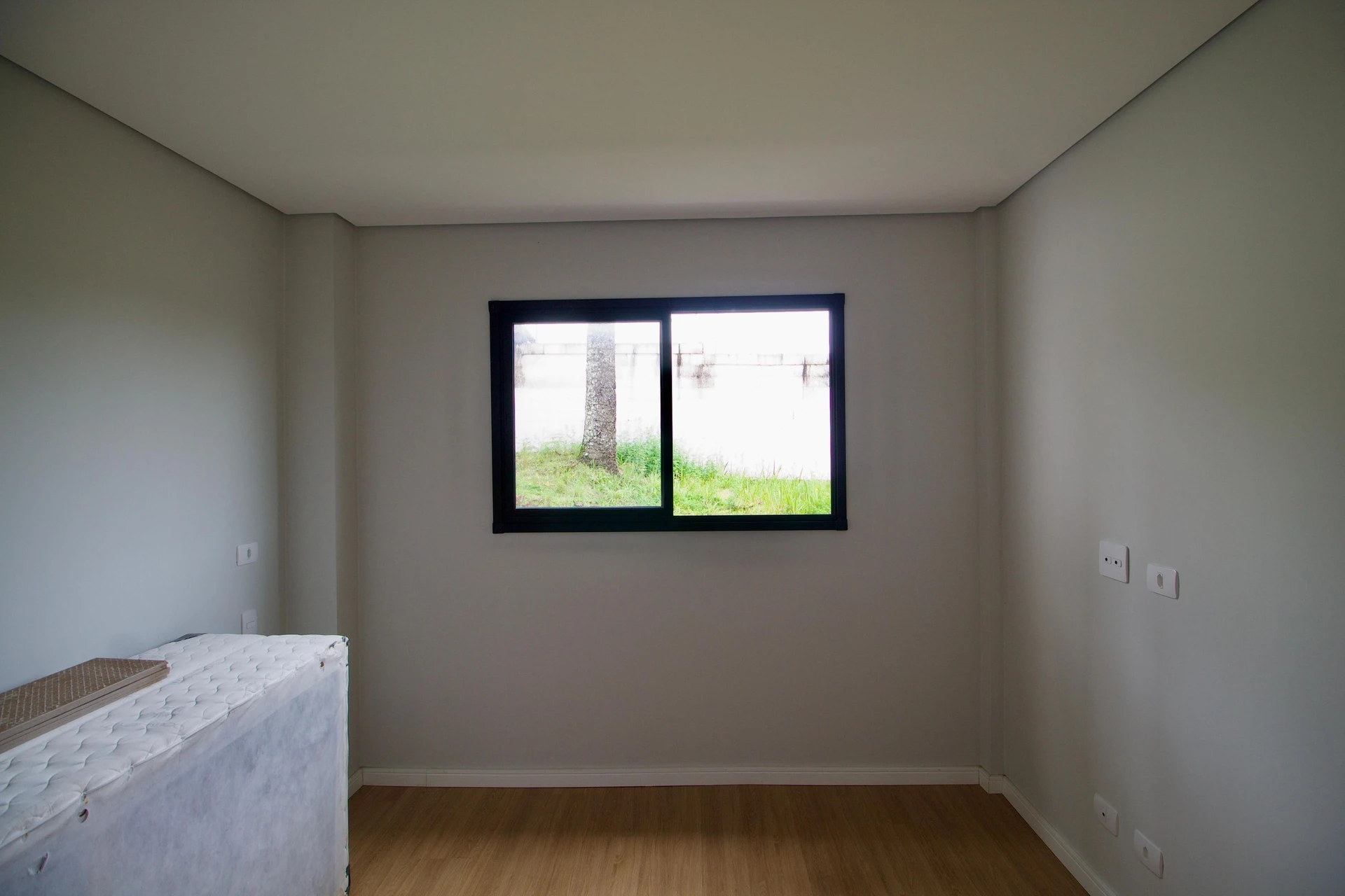 Floor-to-ceiling windows in a 3-bedroom house, 160 m² — photo 7
