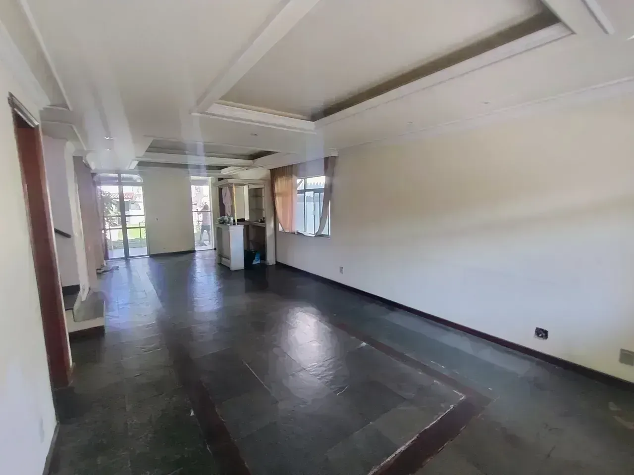 Casa com 4 quartos, 5 banheiros e 4 vagas — photo 8