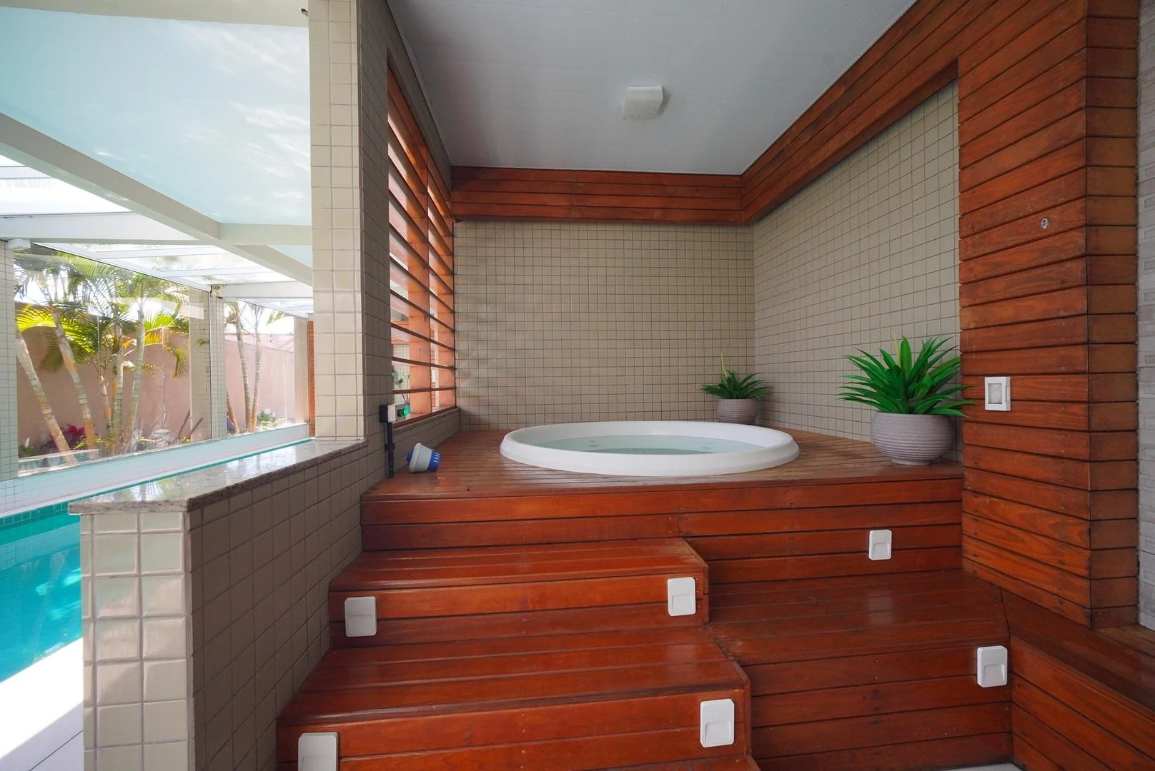 2-bedroom apartment with a private pool — photo 26