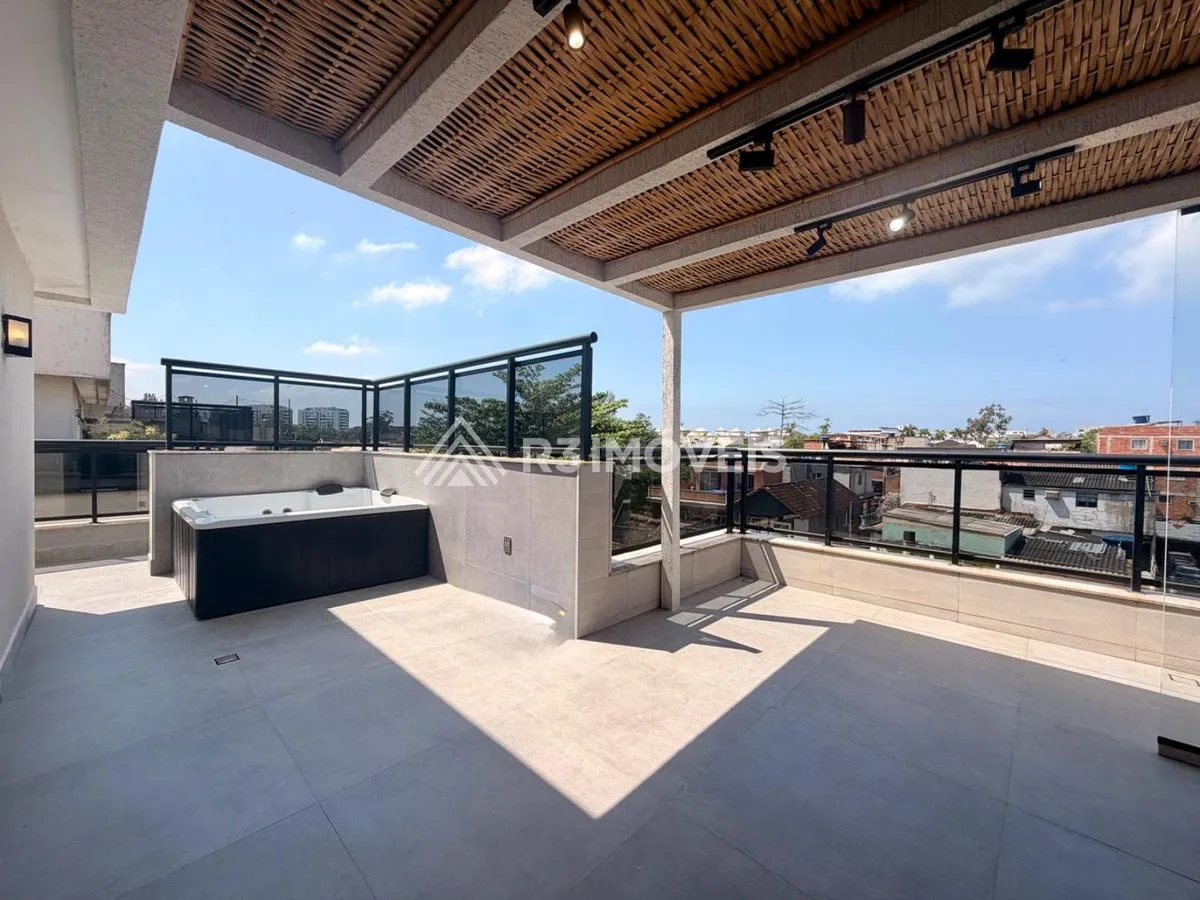 Floor-to-ceiling windows in a 3-bedroom apartment, 160 m² — photo 29