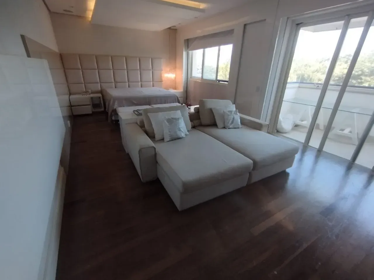 Apartamento sem mobília com 4 quartos e 5 banheiros — photo 12