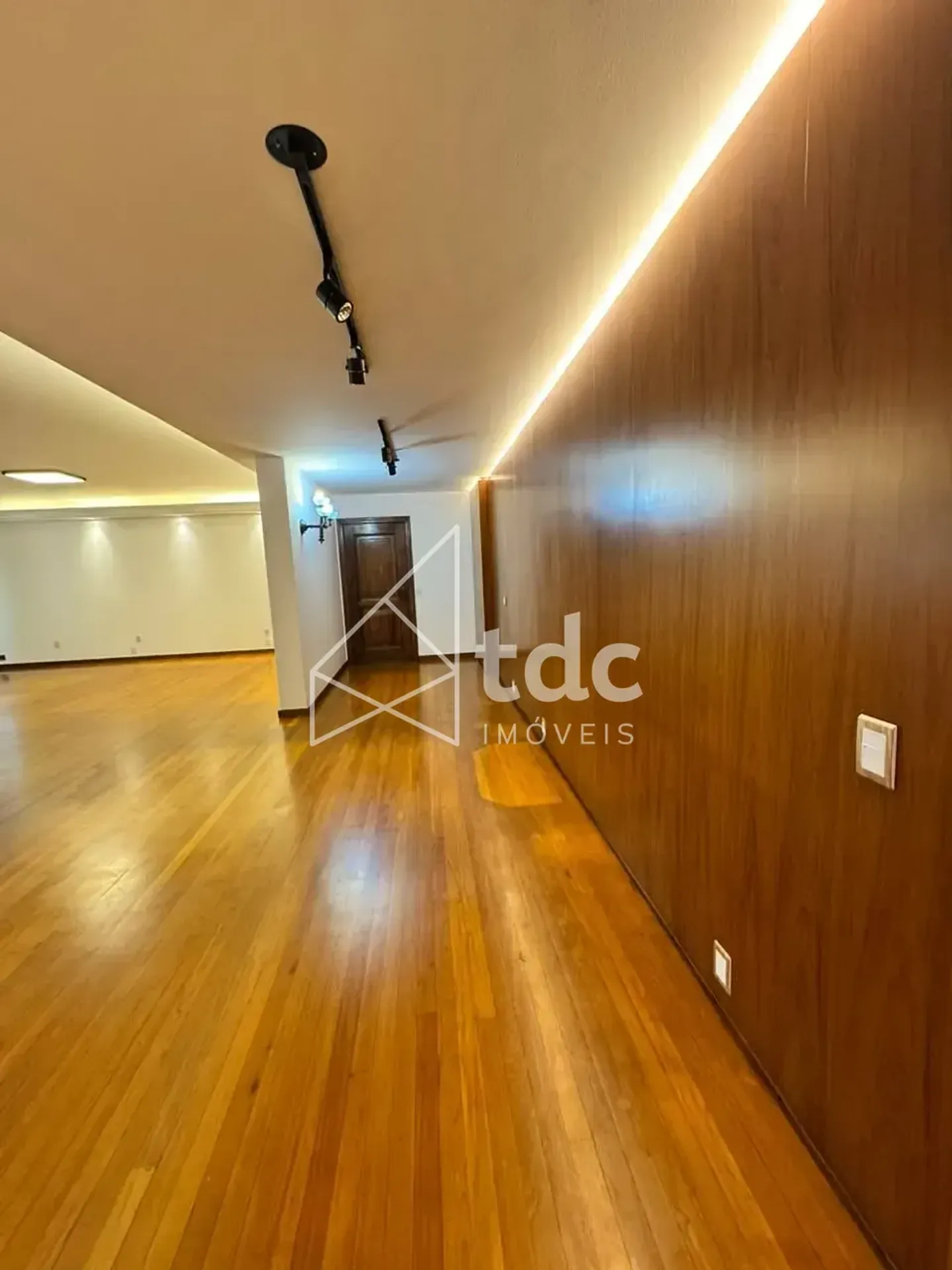 Apartment, 270 m², with floor-to-ceiling windows — photo 12