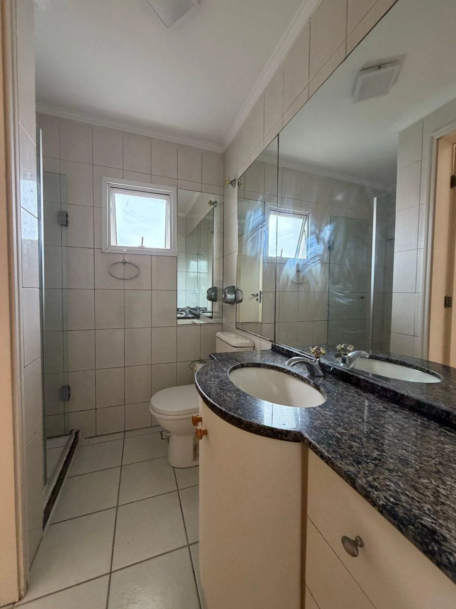 Departamento con piso de madera o laminado en Curitiba — photo 14