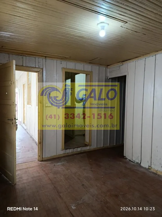 2-bedroom house with wood or laminate floors in Curitiba — photo 7