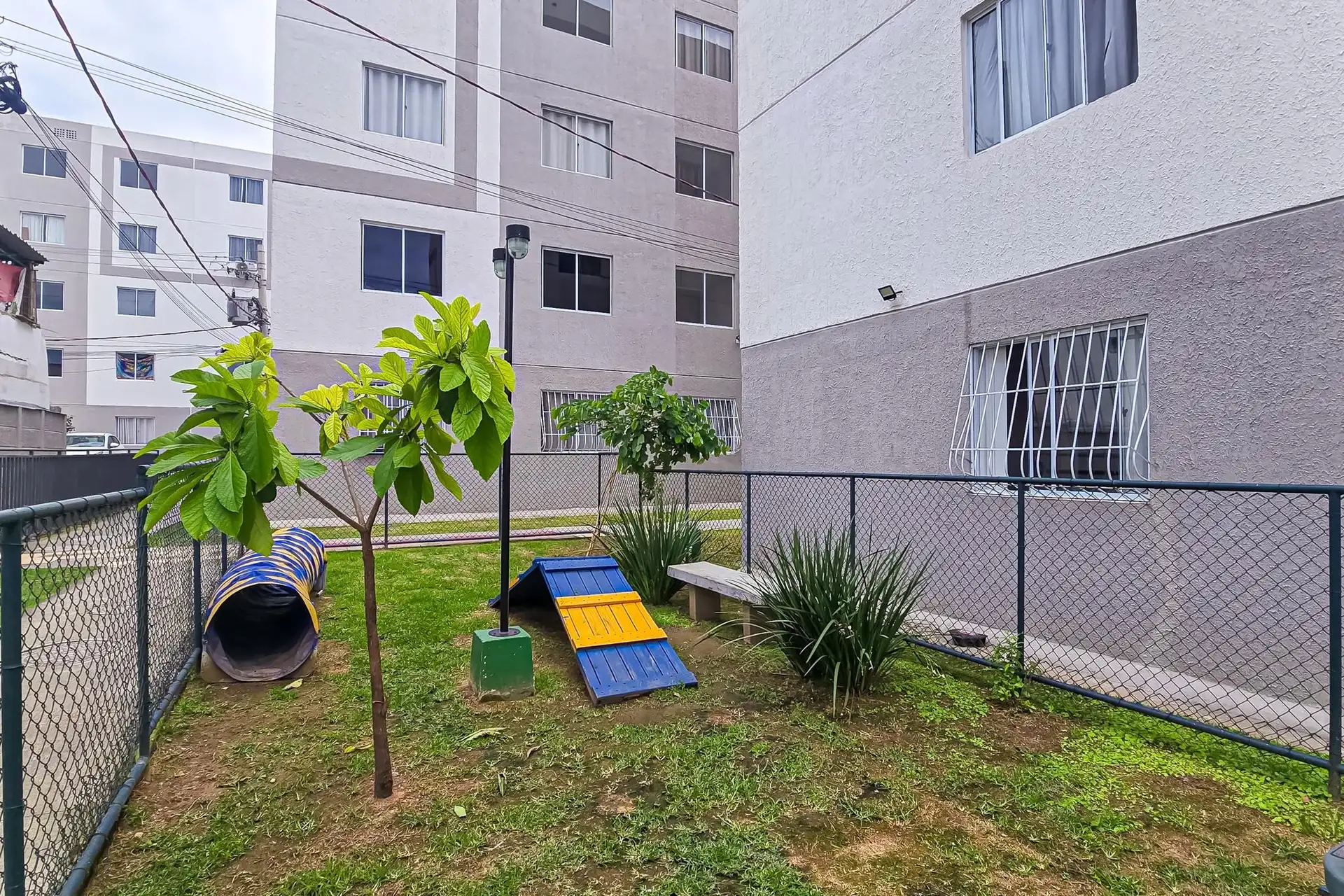 2-bedroom apartment in a building with a gym — photo 19