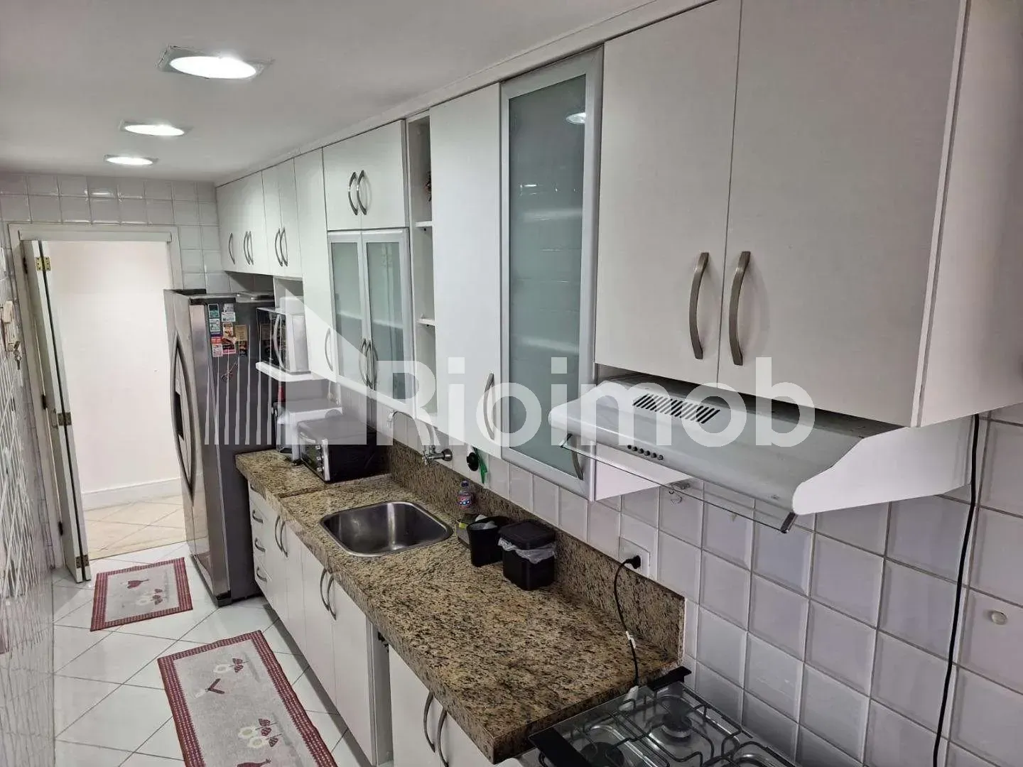 3-bedroom duplex with a glass-enclosed balcony — photo 28