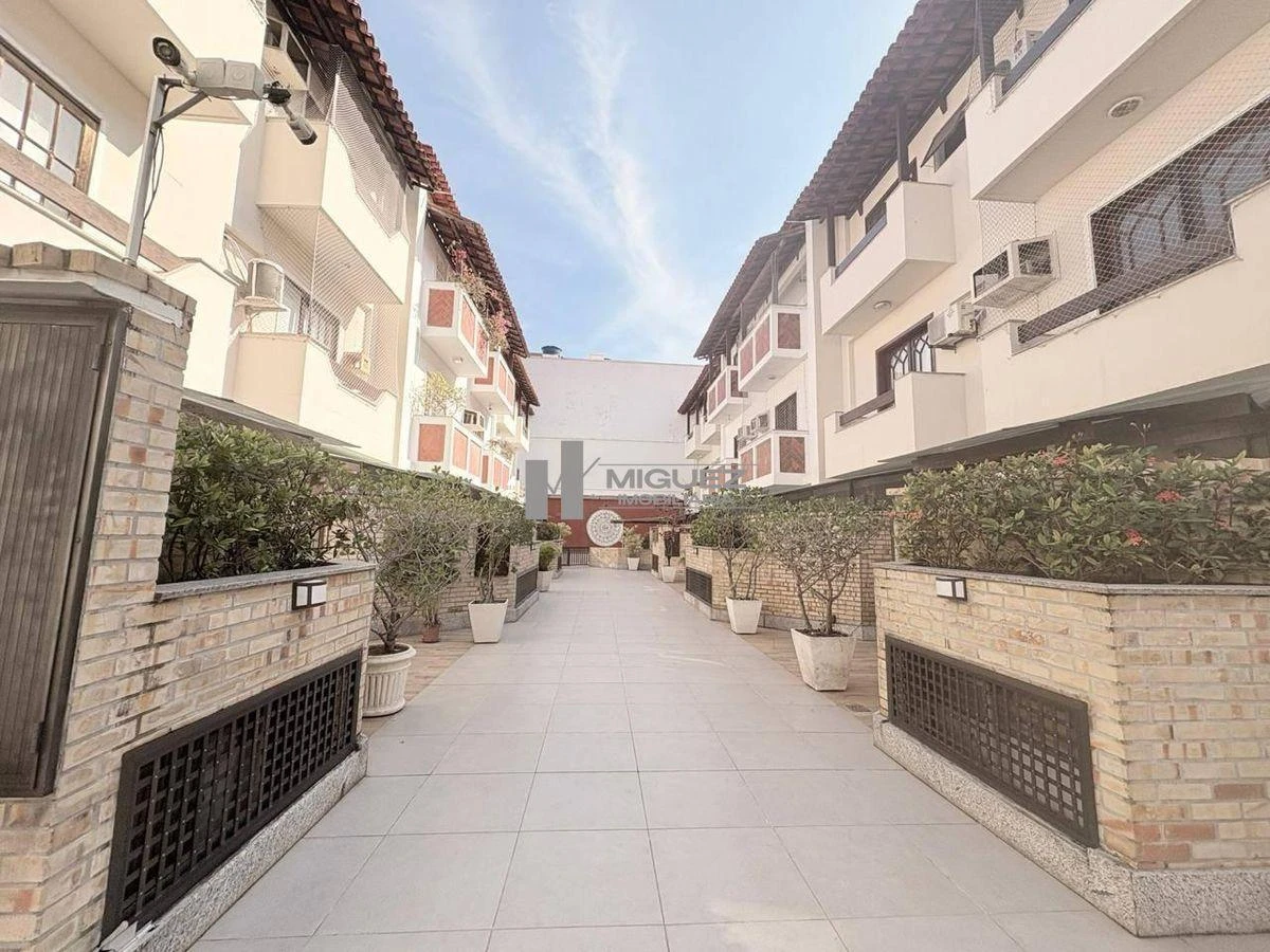 273 m² triplex house with 3 parking spaces and 5 baths — photo 37