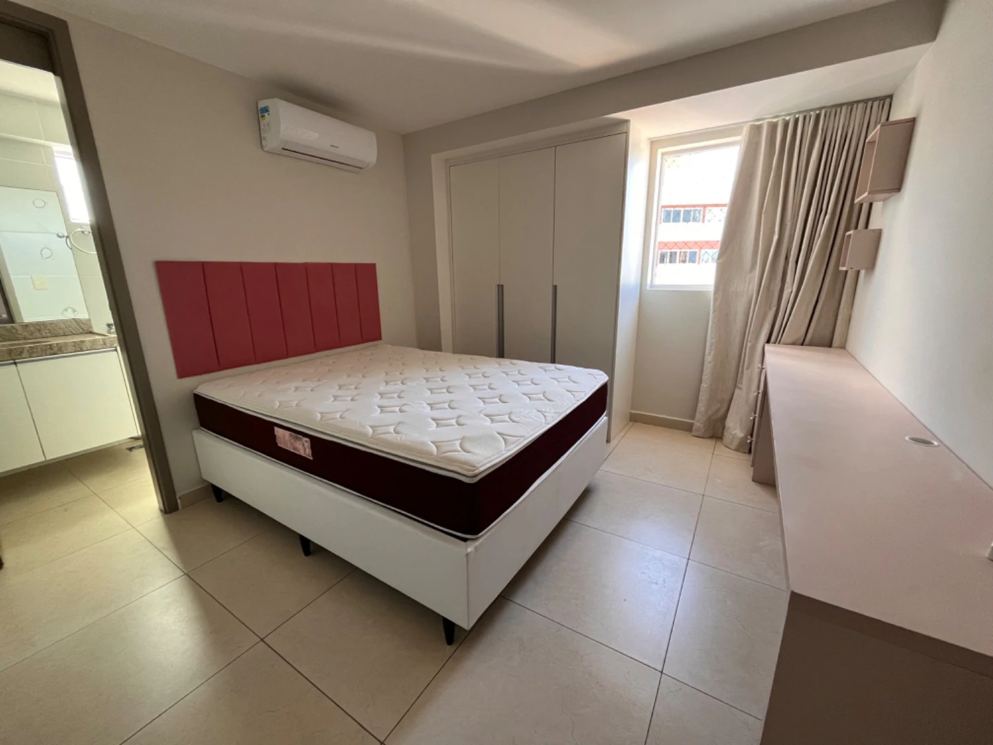 4-bedroom apartment in a building with a gym — photo 19