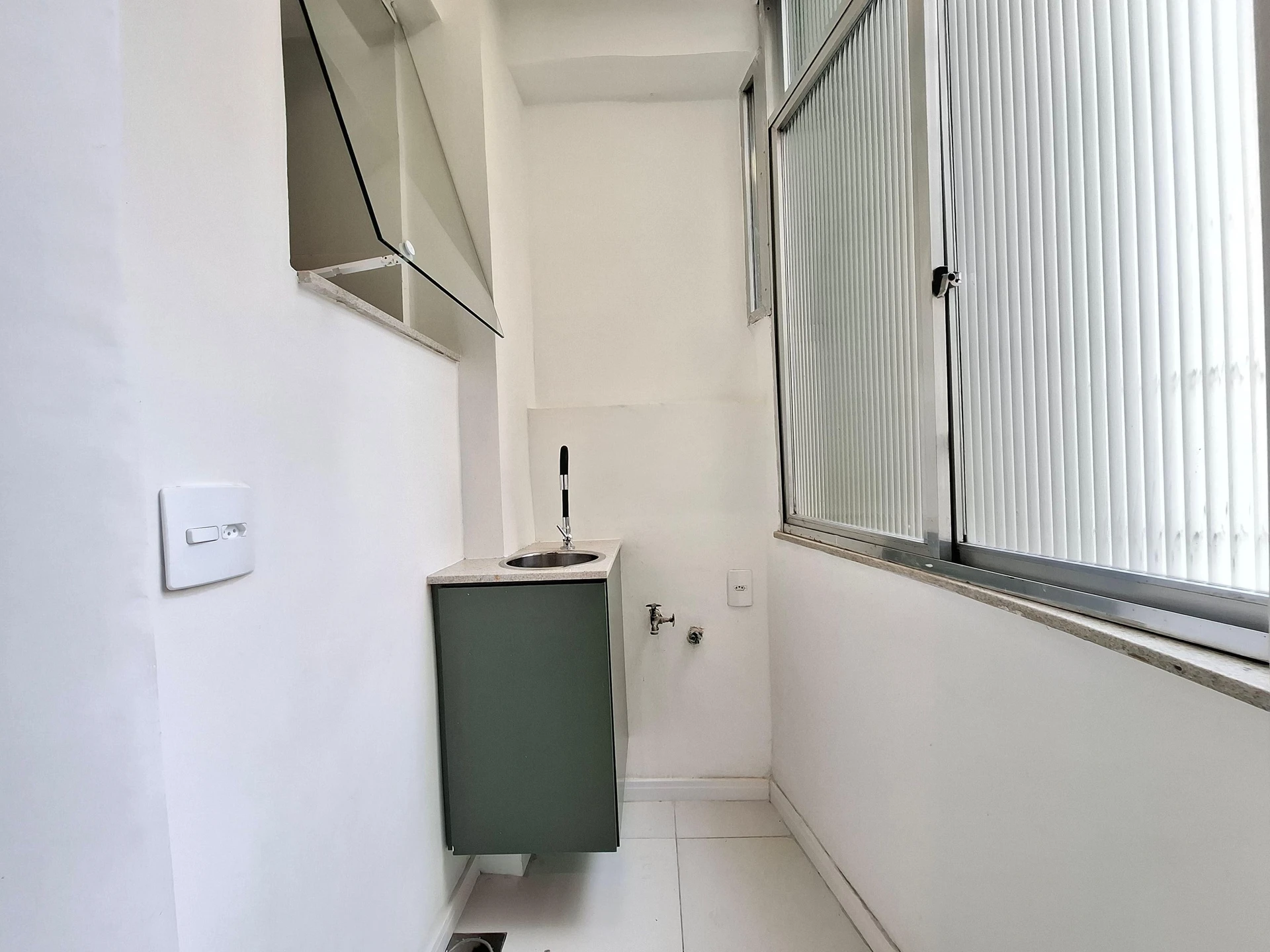 Studio with 1 bedroom and 1 bathroom no parking — photo 20
