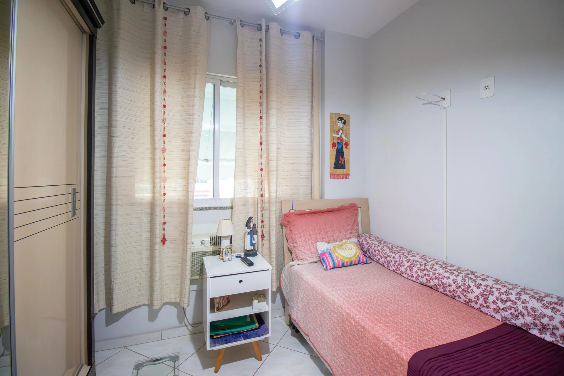 4-bedroom apartment with a balcony and 1 suite — photo 33