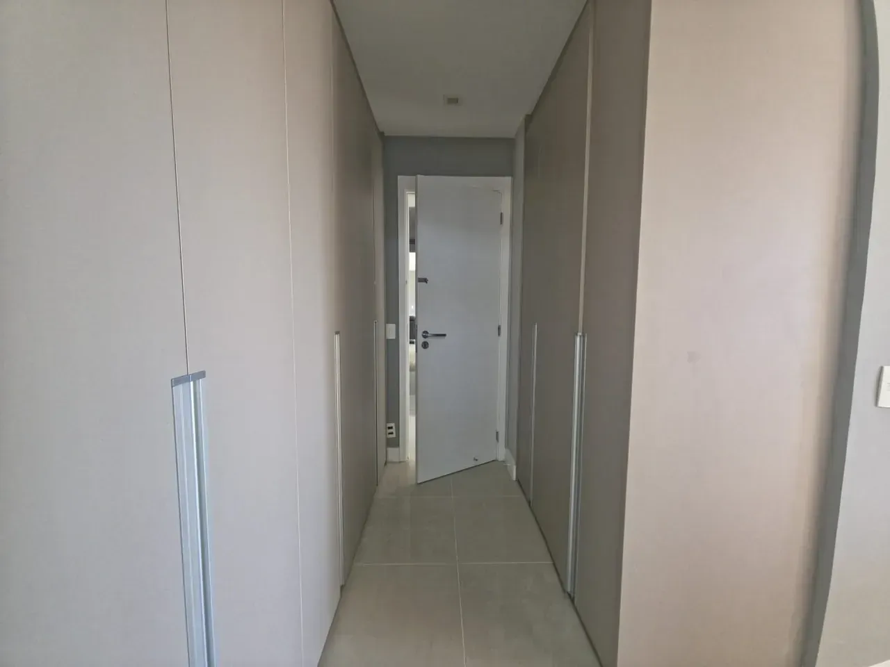 Furnished apartment with 4 bedrooms, 5 bathrooms and 195 m² — photo 19