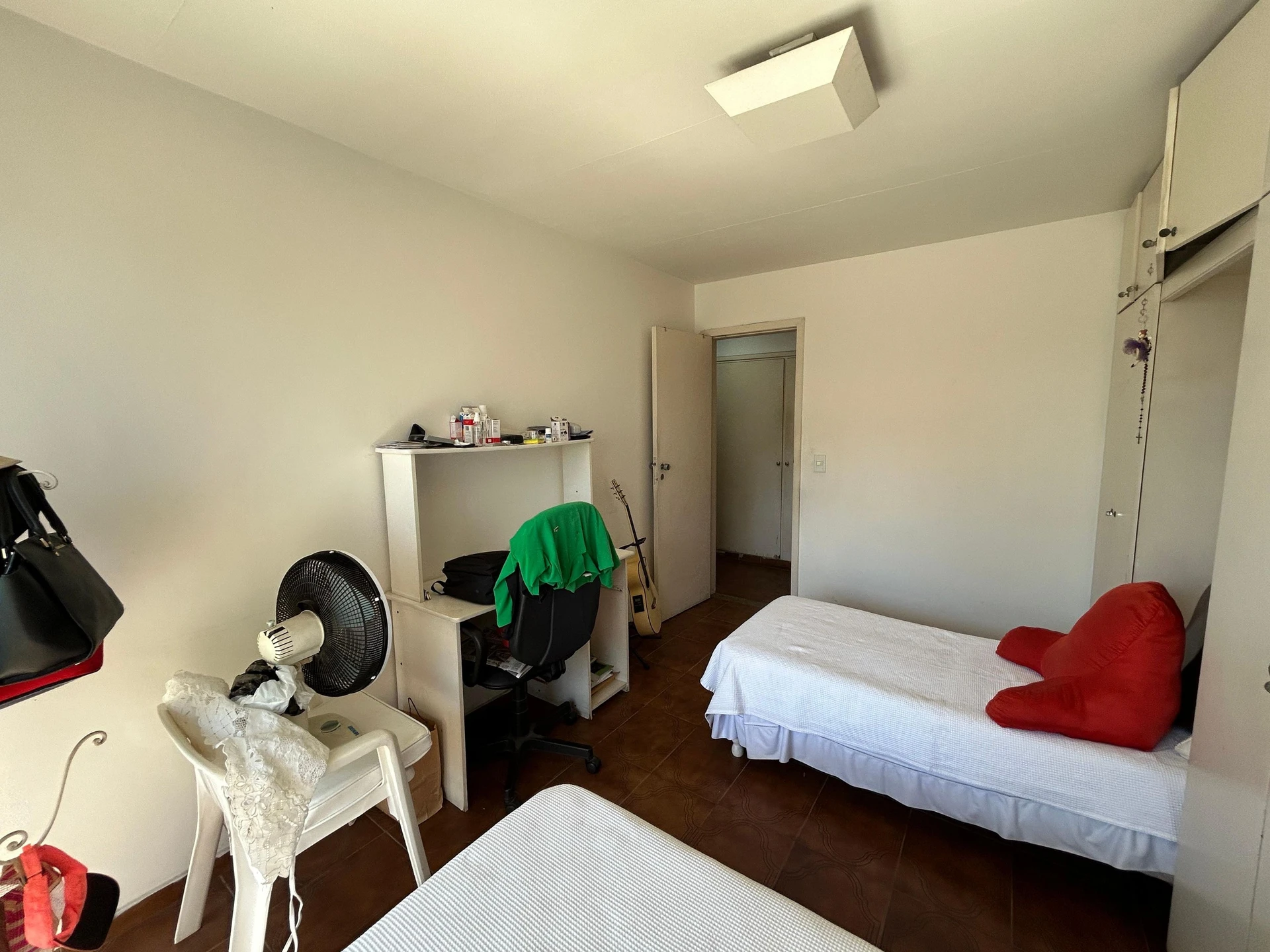Furnished 4-bedroom rental apartment with 5 parking spaces — photo 16
