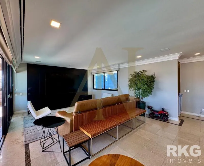 Furnished apartment with 4 bedrooms and water and city views — photo 18