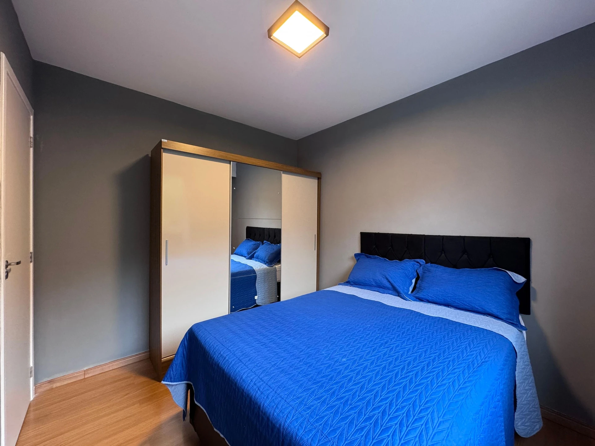 Furnished apartment with 2 bedrooms and a balcony — photo 17