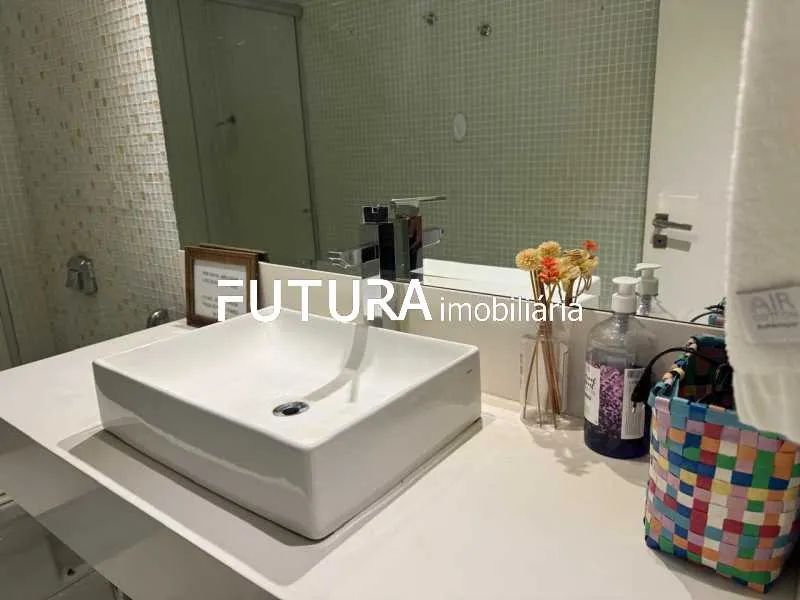 Furnished apartment with glass balcony and 2 bedrooms — photo 9