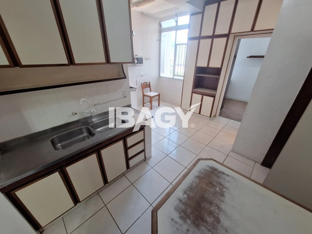 3-bedroom apartment with a separate kitchen — photo 2
