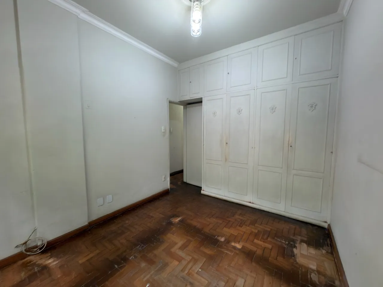 Apartment, 81 m², with wood or laminate floors — photo 10