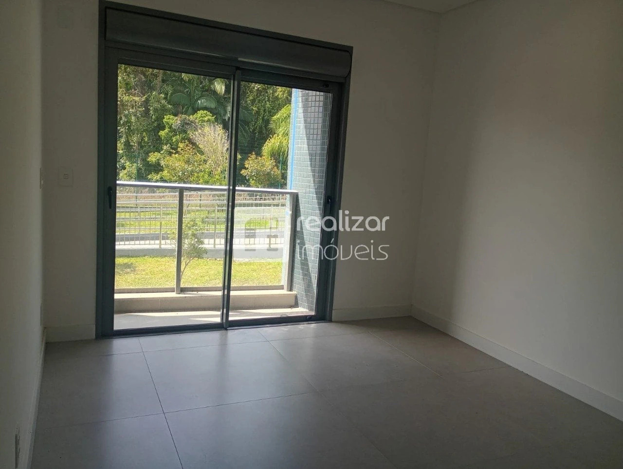 3-bedroom apartment with a water view in Florianópolis — photo 24